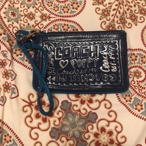 Coach poppy wristlet ✨